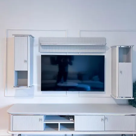 Waterfront Luxury Suites Apartment