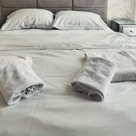 Waterfront Luxury Suites Apartment
