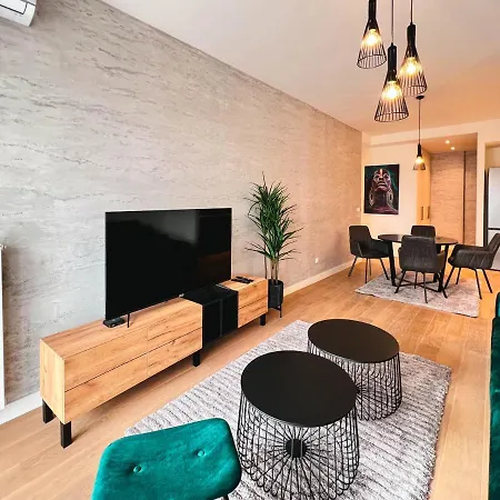 Waterfront Luxury Suites *
