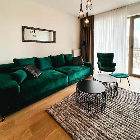 Waterfront Luxury Suites Apartment *