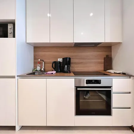 Waterfront Luxury Suites Apartment *