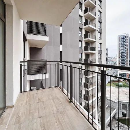 Waterfront Luxury Suites Apartment *